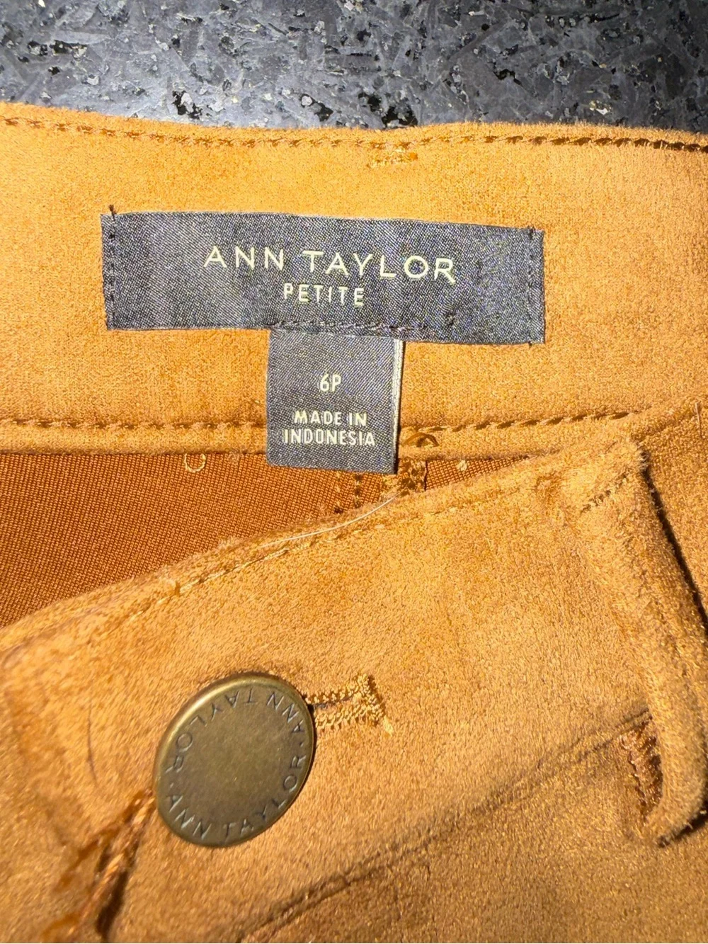 UEC Ann Taylor Cropped Faux Suede-Look Skinny Pants Camel color stretch SZ 6P